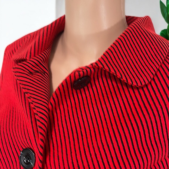 Protégé Montreal Lipstick Red & Black Ribbed Striped w/ 3-Quarter Sleeves Jacket - Picture 9 of 16